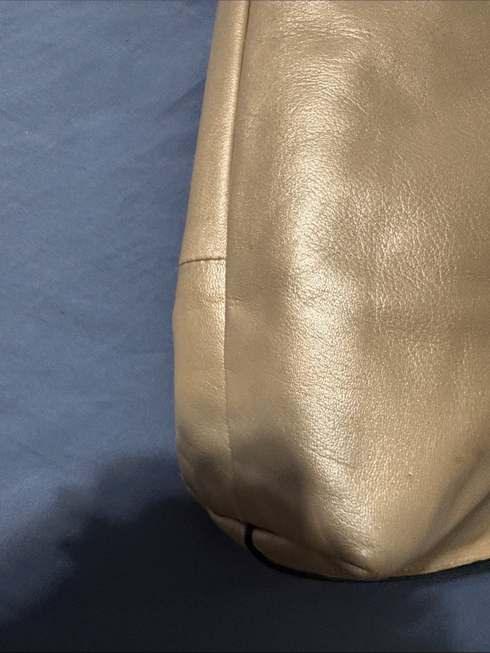 Leather Floral-Embossed Shoulder Bag in Cream by Firenze Bella. All leather.Used - Picture 15 of 16